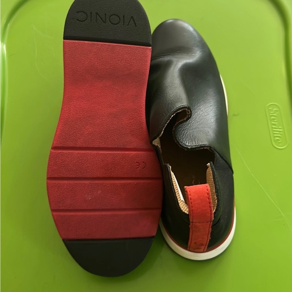 Vionic Cameo Sneaker - Picture 2 of 5